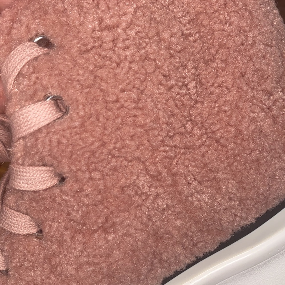 New without box faux shearling platform sneaker 9 - Picture 6 of 9